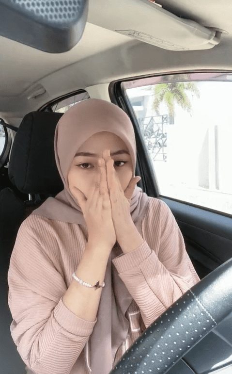 Frustrated M'sian woman rants about RM1.6k salary as a graphic designer