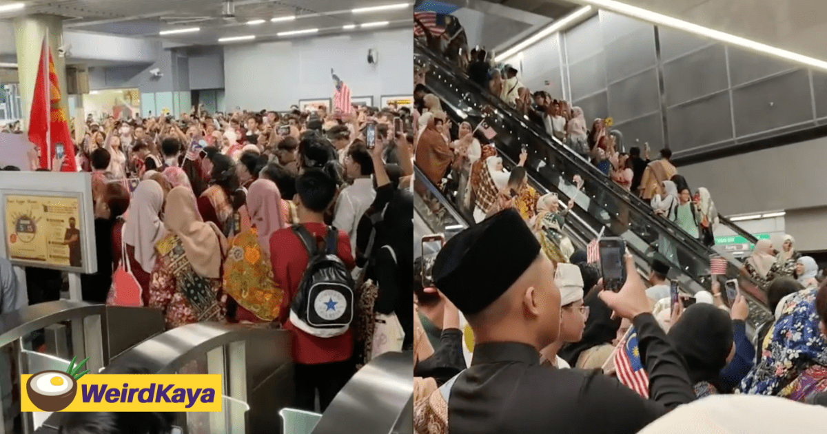 M'sians Celebrate Malaysia Day By Singing Patriotic Songs At Various Rail Stations As Part Of 'Keretapi Sarong' Flashmob