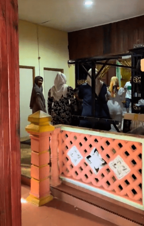 M'sians using the toilet for free in Terengganu