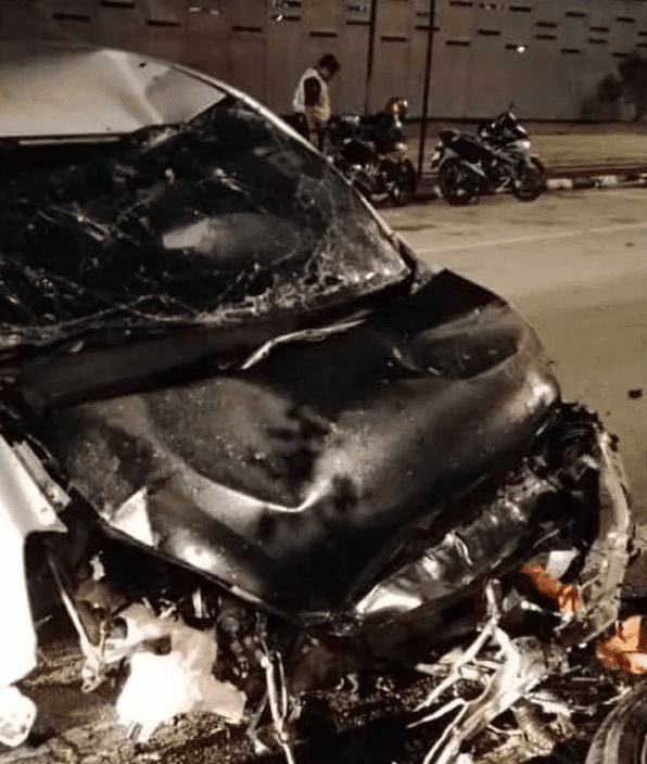 Myvi falls from flyover in Melaka