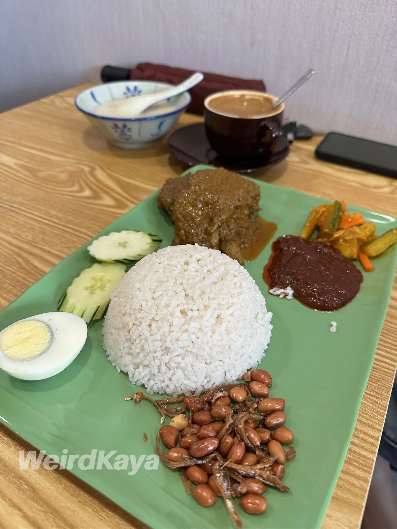 Nasi lemak rendang