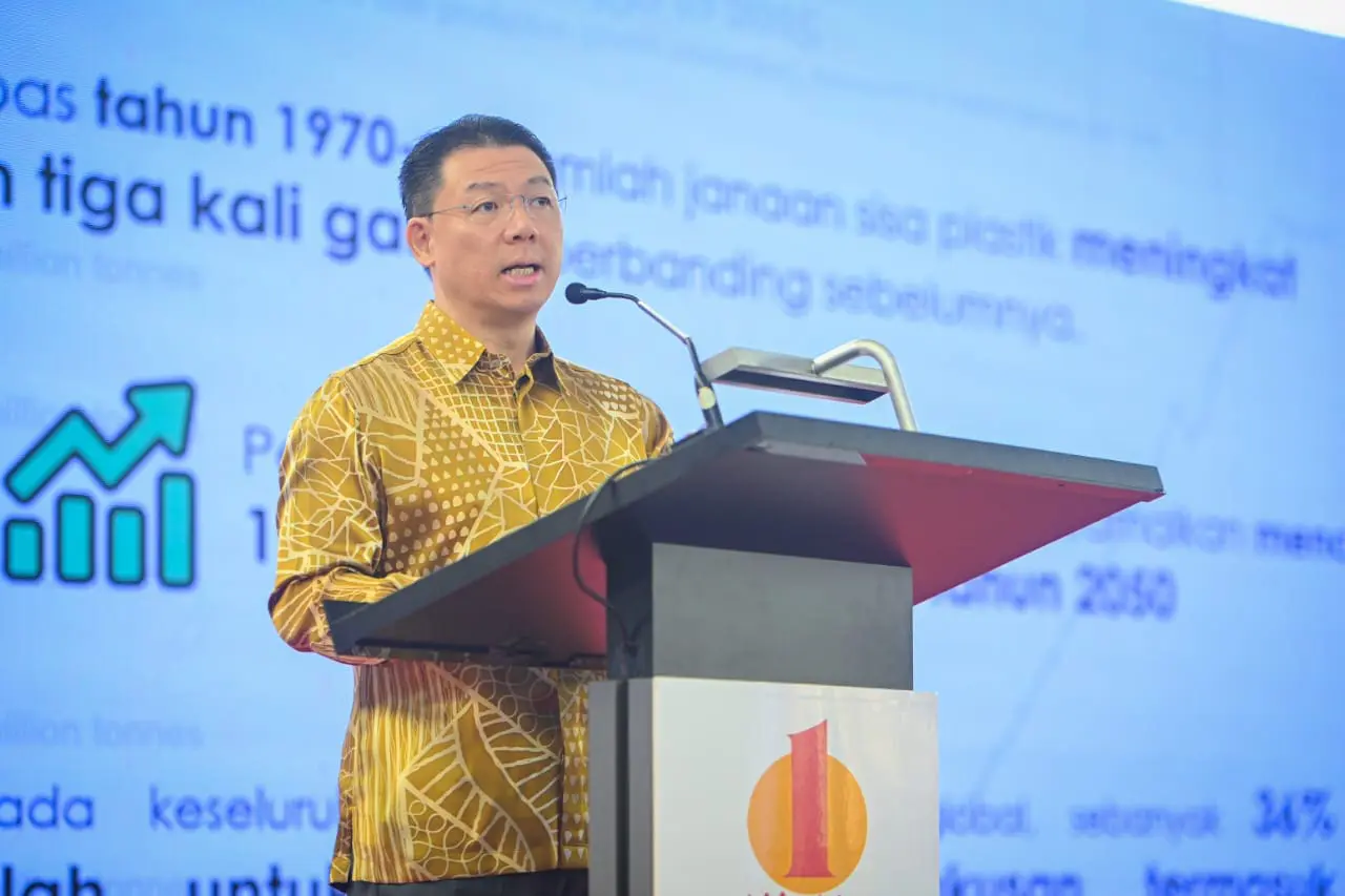 Nga Kor Ming speaking at 'Say No to Plastics' campaign