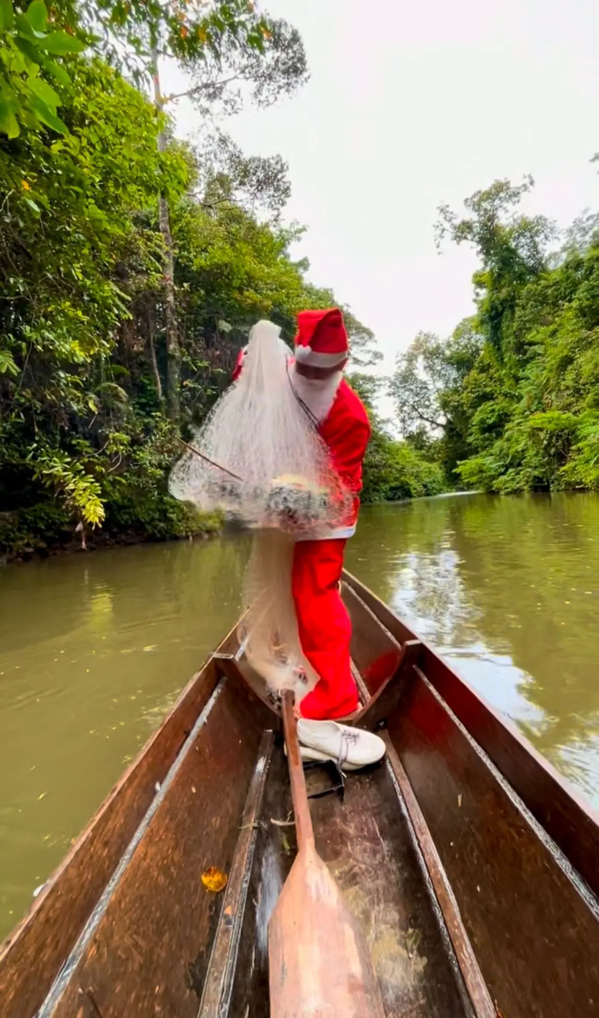 'No Snow, No Sleigh' - Santa In Borneo Is Out Here Catching Fish For Christmas