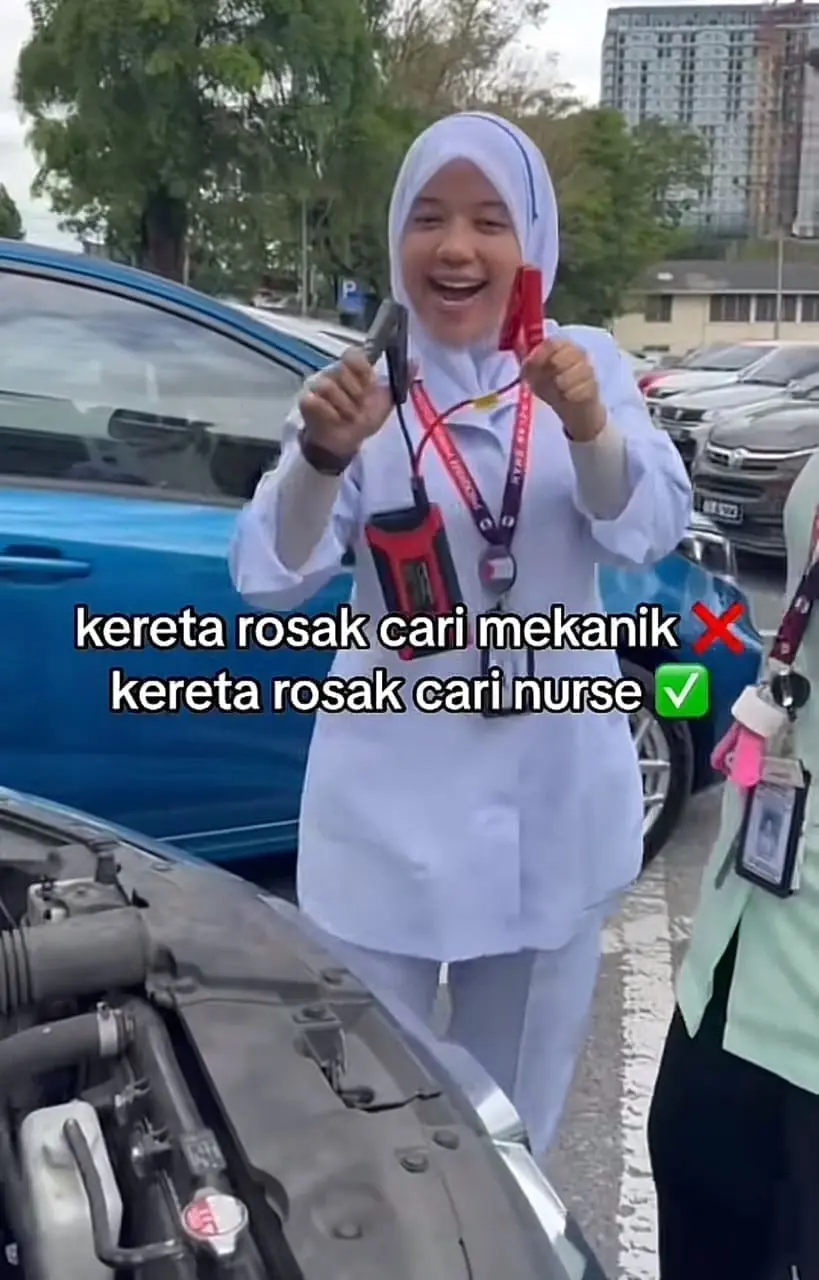 nurse shows jumpstarter