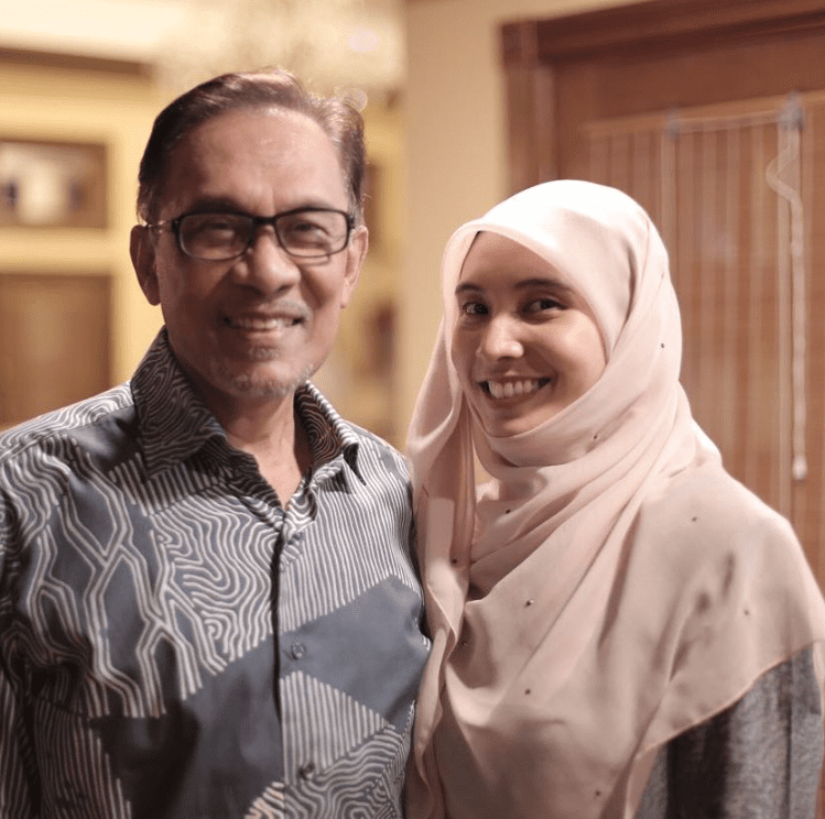 Nurul Izzah & Anwar Ibrahim