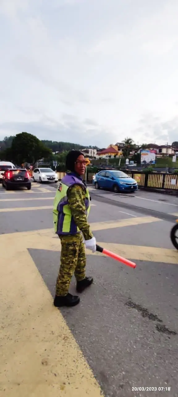 Opah on traffic duty