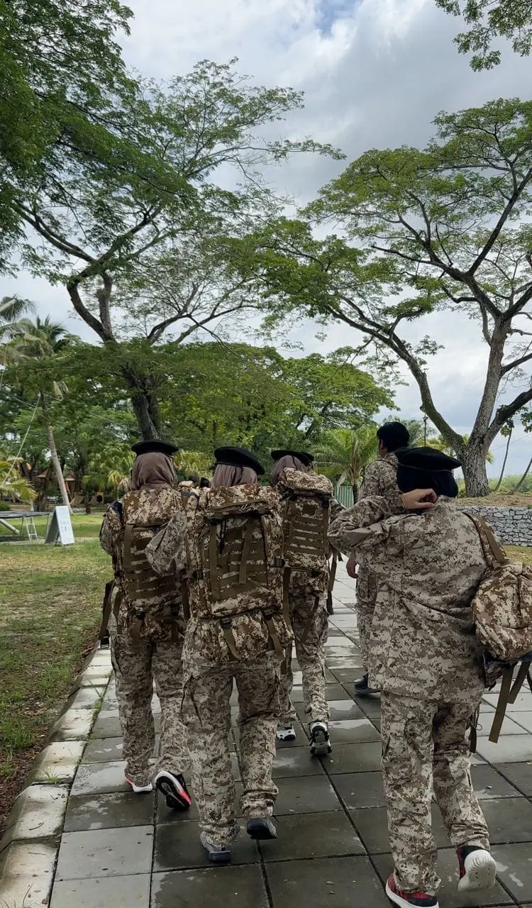 participant walking towards to the obstacle area