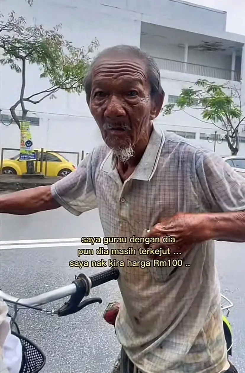 Penang Nasi Lemak Seller Gifts 85yo Uncle A Brand New Bicycle & His Reaction Is Priceless