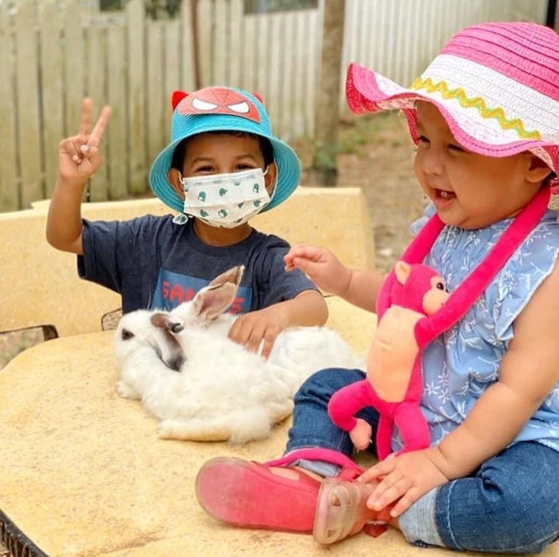 Benefits of exposing children to pets