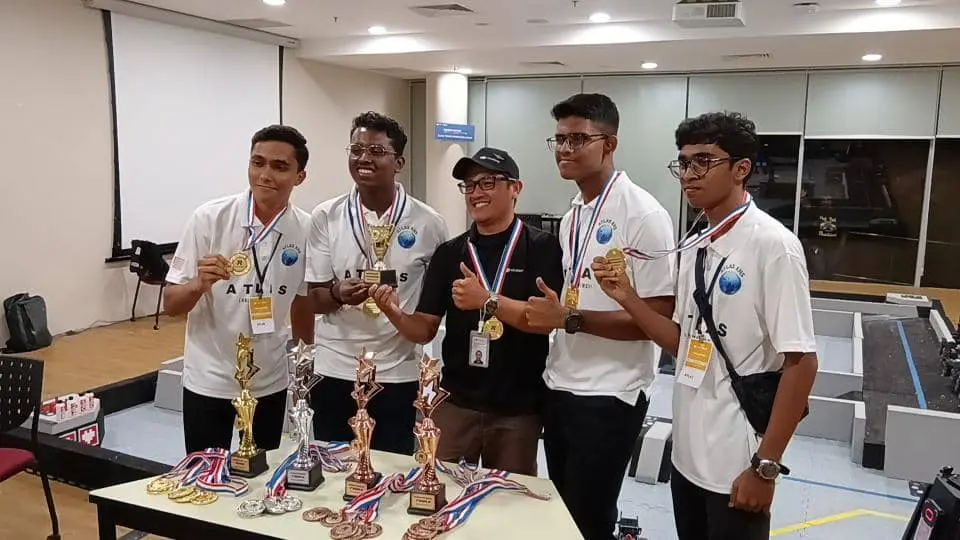 phavanesh and his team