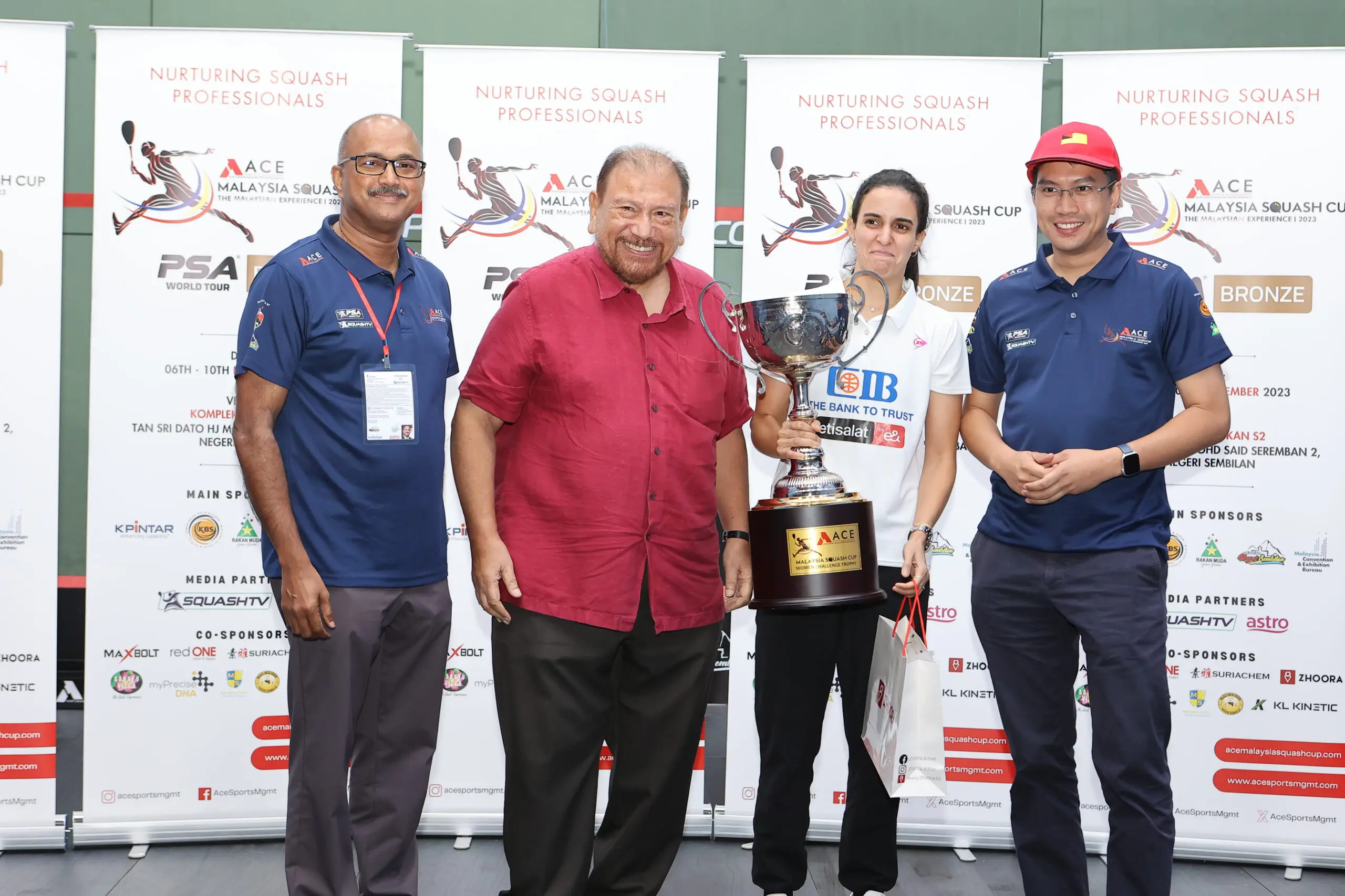 RA Thiagaraja, Director of ACE Sports Management , Tan Sri Tunku Imran Tuanku Ja’afar,  WSF Patron, Rachel Arnold , Tunku Zain Al-‘Abidin Tuanku Muhriz, President Persatuan Squash Negeri Sembilan