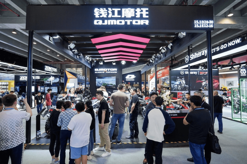 QJMOTOR Makes a Stunning Appearance with Its Full Categories at the Canton Fair
