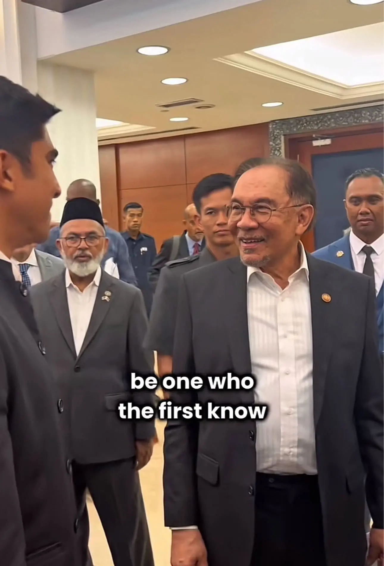 PMX asking about Bella to Syed Saddiq