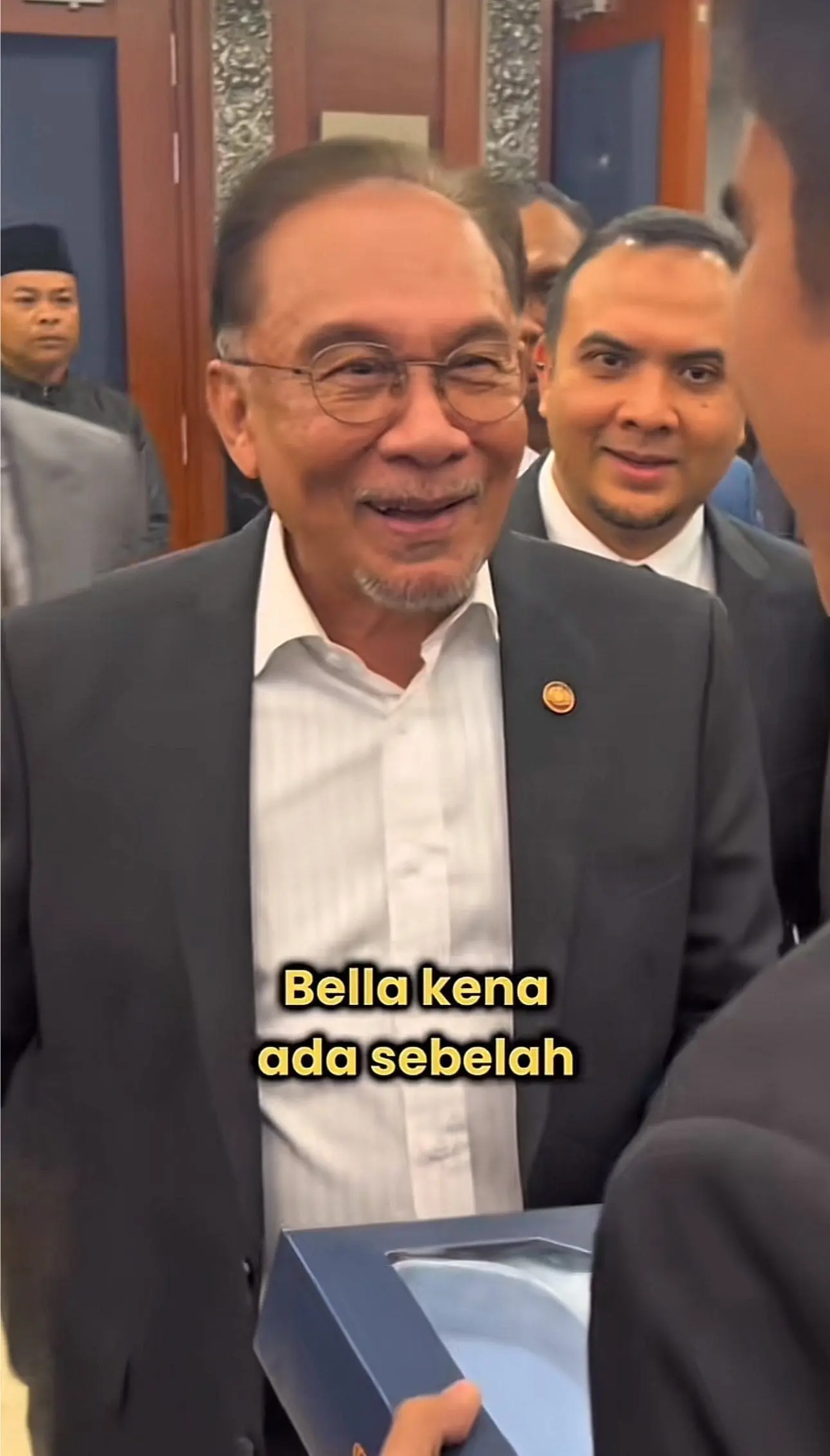 PMX asking where is Bella