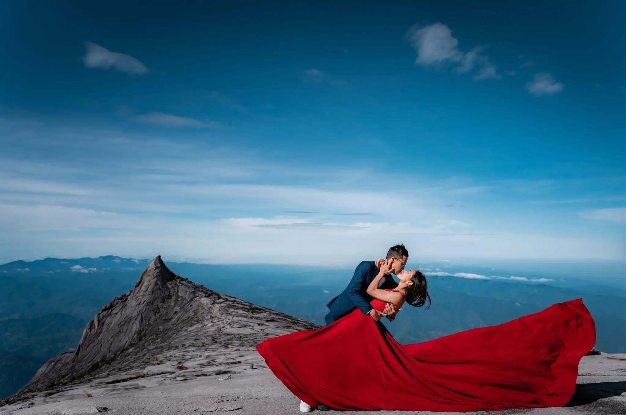 pre-wedding photo shoot at mount kinabalu