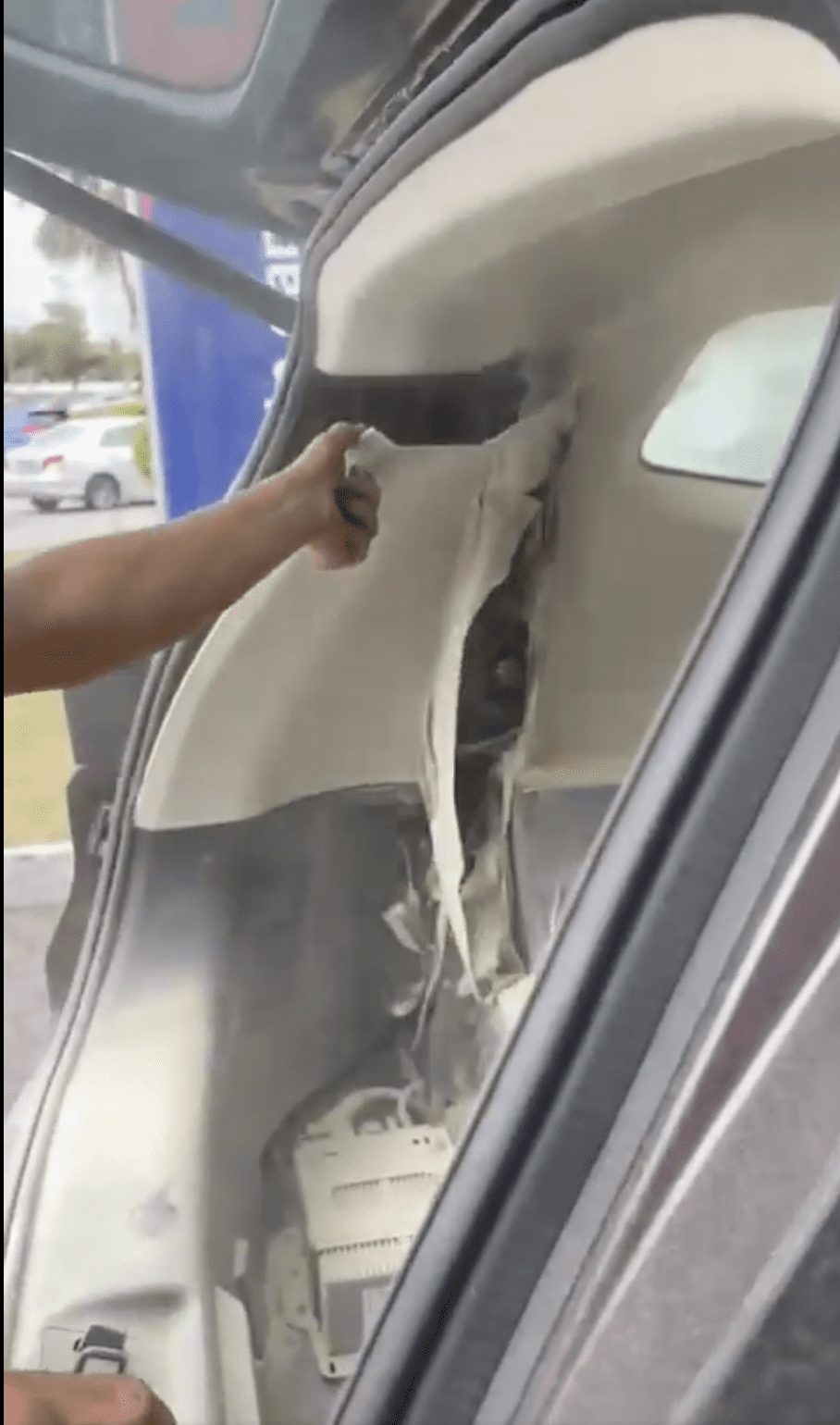 Proton's Latest SUV X90 Model Suddenly Catches Fire, Officials Investigating 2