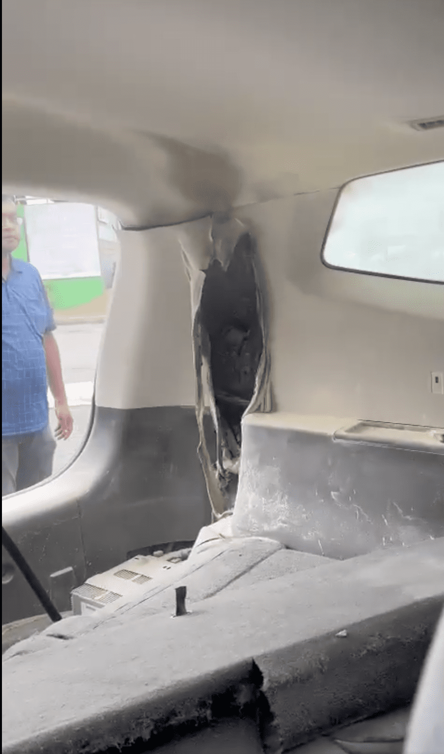 Proton's Latest SUV X90 Model Suddenly Catches Fire, Officials Investigating 3