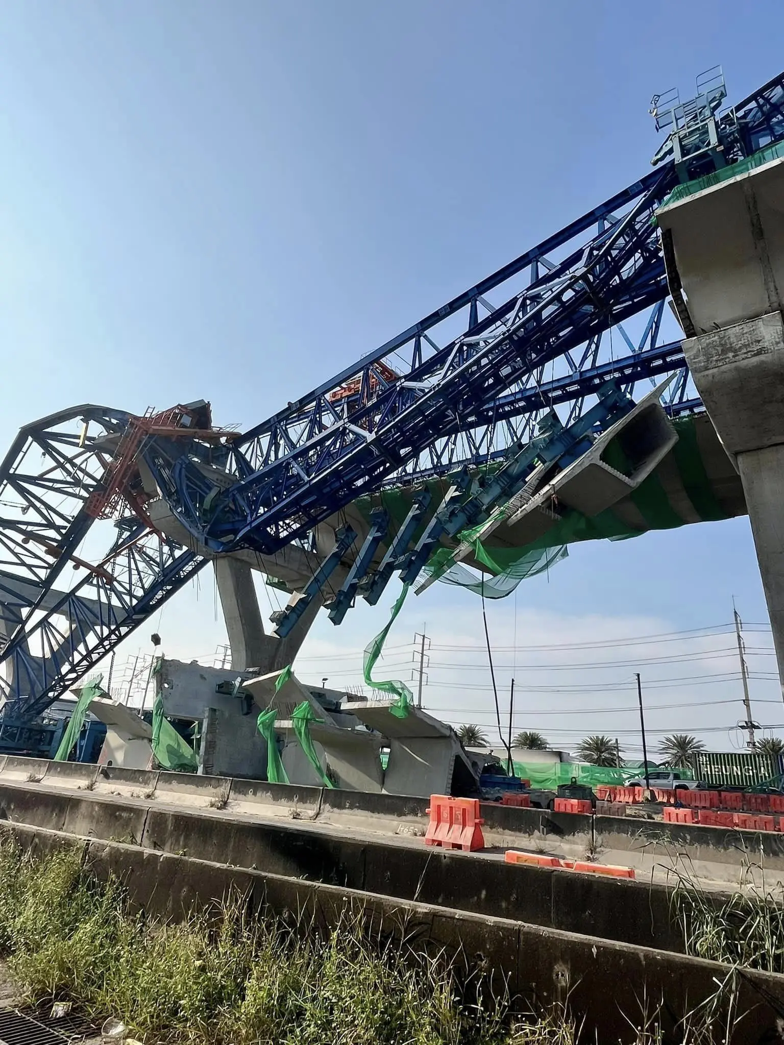 Rama 2 flyover collapsed 5