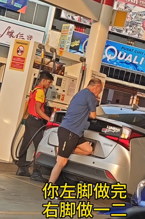 refuelling Singaporean car (1)