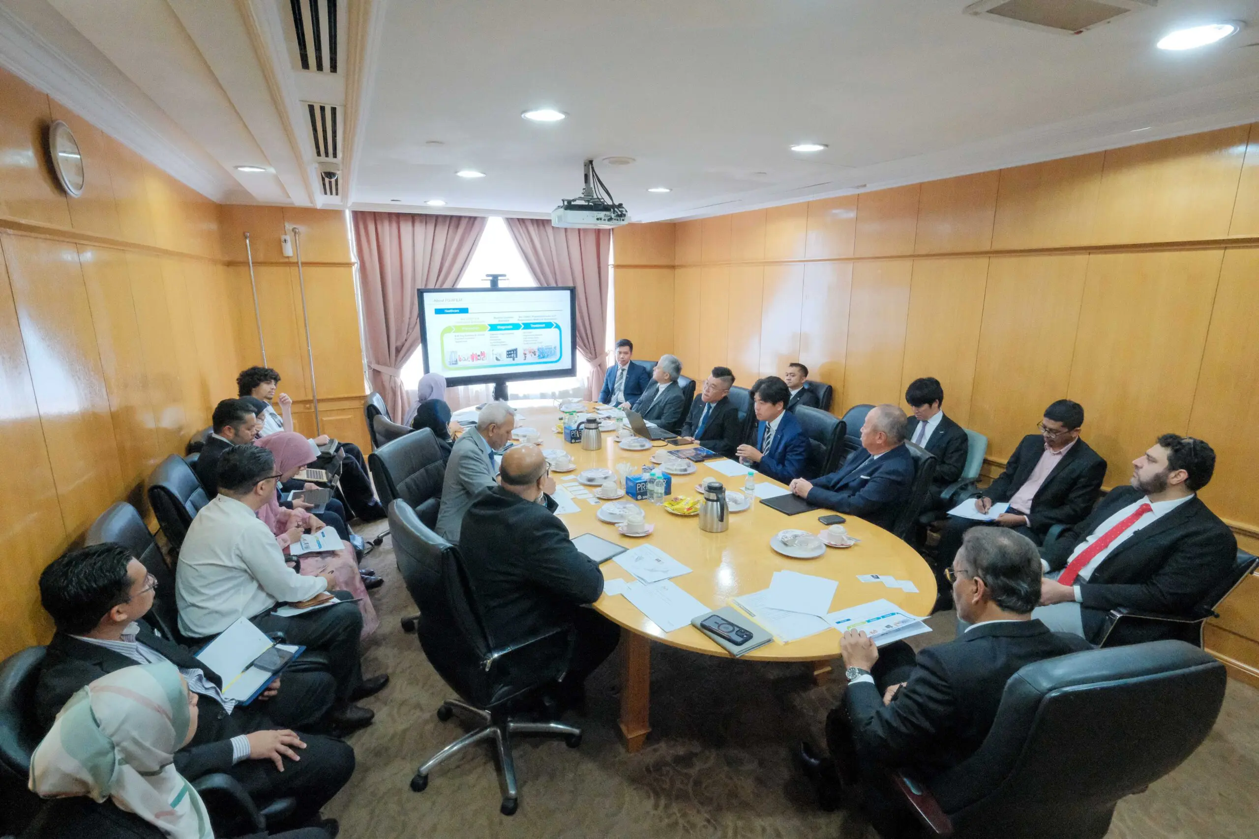 Representatives from the Ministry of Health of Malaysia and Fujifilm