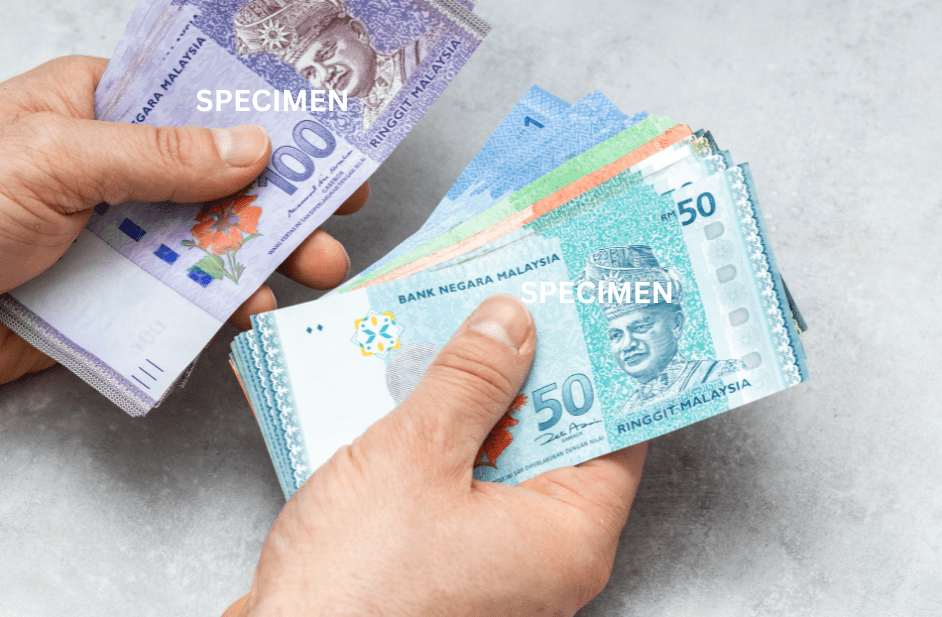 RINGGIT CASH IN HANDS