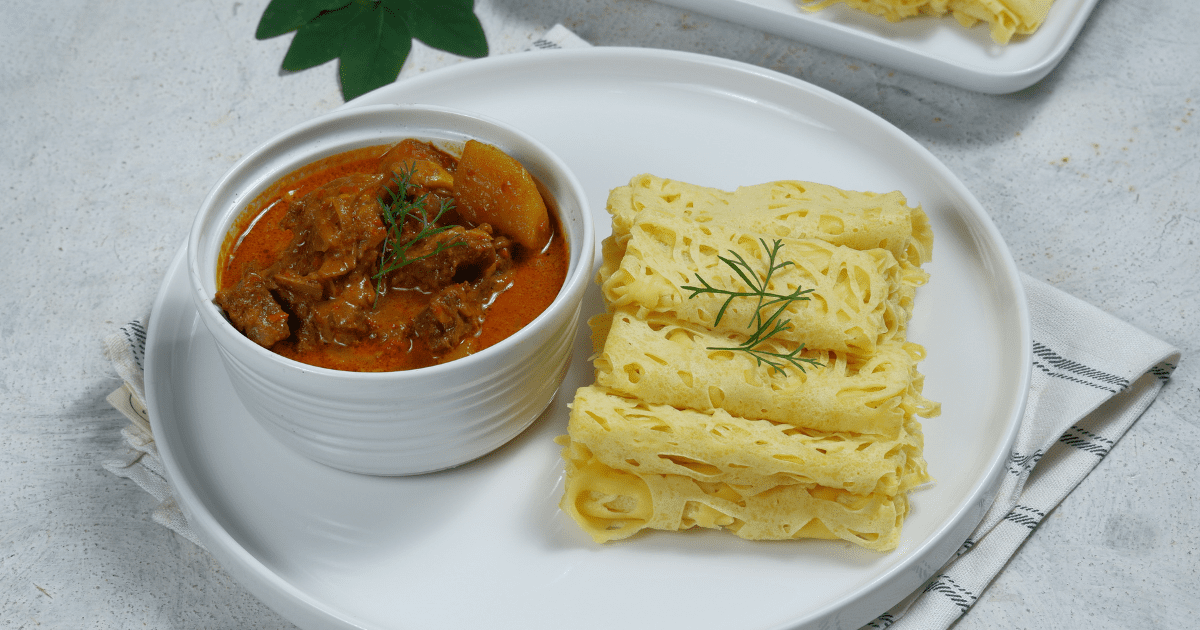roti jala with curry