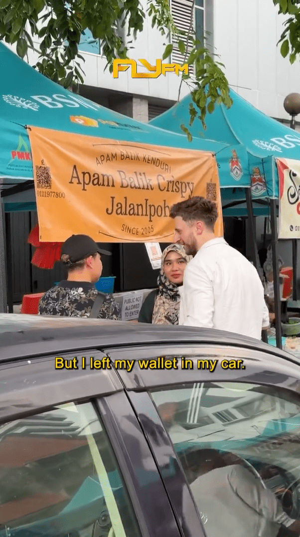 Ryan Howlett telling M'sians that he left his wallet in the car