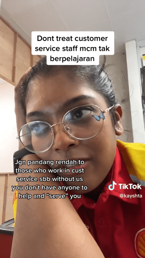 "Can You Understand Simple English?" — M'sian Girl Gets Scolded By Rude Customer, Urges Others To Show Respect