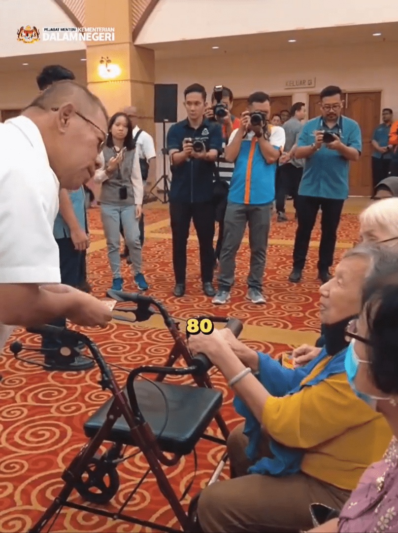 Home Minister Saifuddin Nasution asks woman about her age in BM