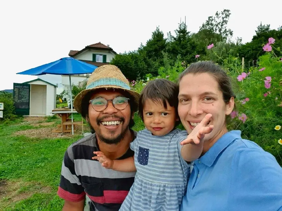 Eryzal Zainal, Zsuzanna and Inez, a family working in Switzerland