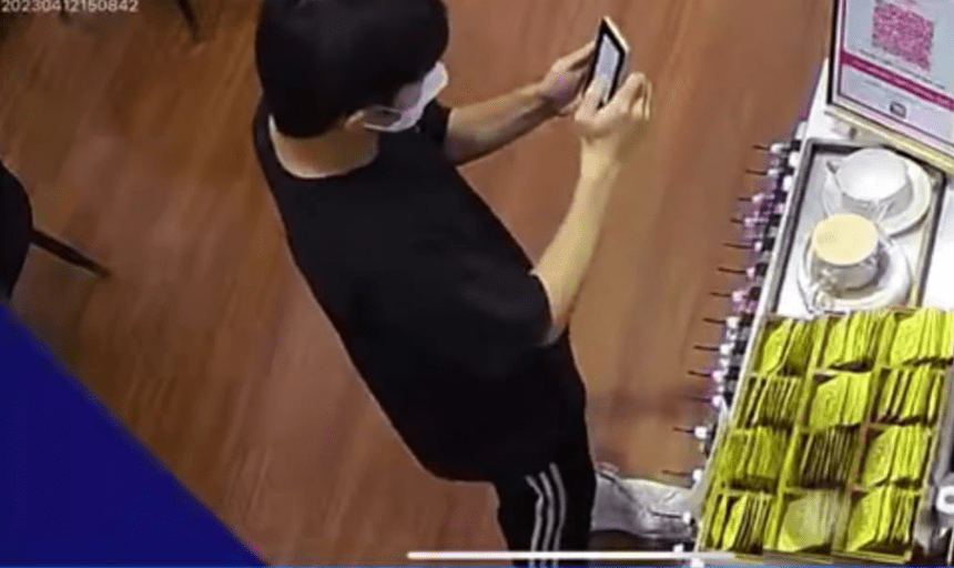 Man Scams Johor Cheesecake Shop Of RM94 With Fake TnG Receipt, Returns Money After He Got Exposed