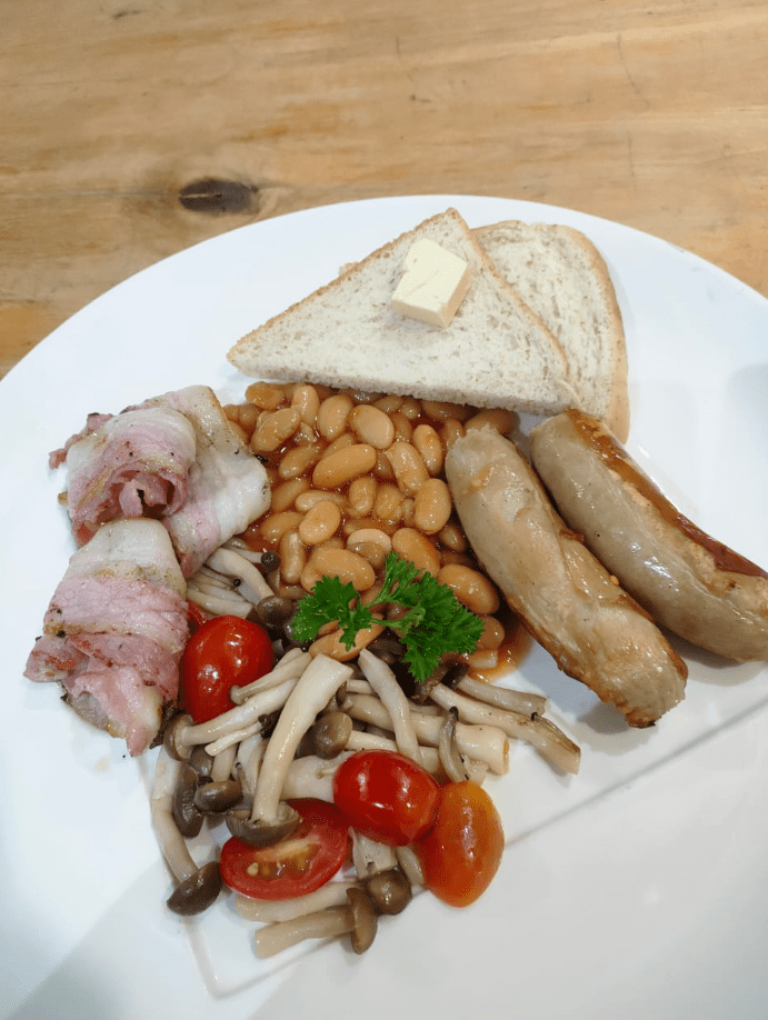 M'sian Shocked To Find Penang Restaurant Serves English Breakfast For RM48.70
