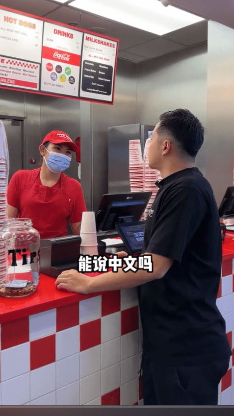 China Content Creator Speaks Mandarin Only In KL, Says Others Who Know The Language Can Survive In M'sia  