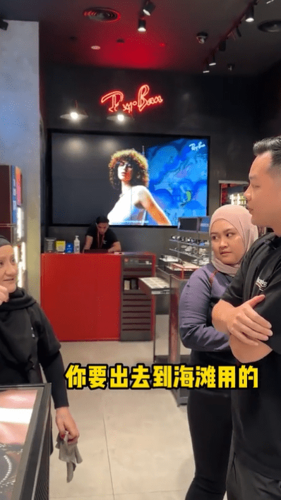 China Content Creator Speaks Mandarin Only In KL, Says Others Who Know The Language Can Survive In M'sia  