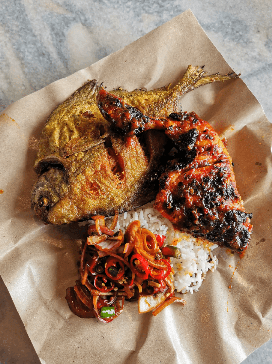 M'sian Expresses Disbelief Over Being Charged RM28 For Economy Rice