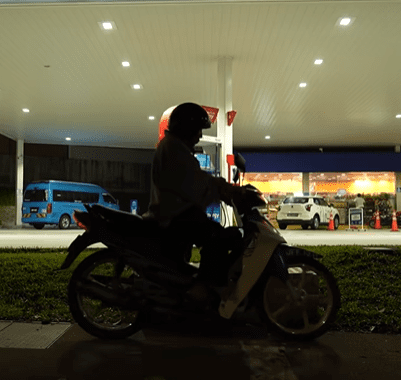 Devoted M'sian Father Visits Son At Prison By Travelling To S'pore At 2am Twice A Month For The Past 10 Years