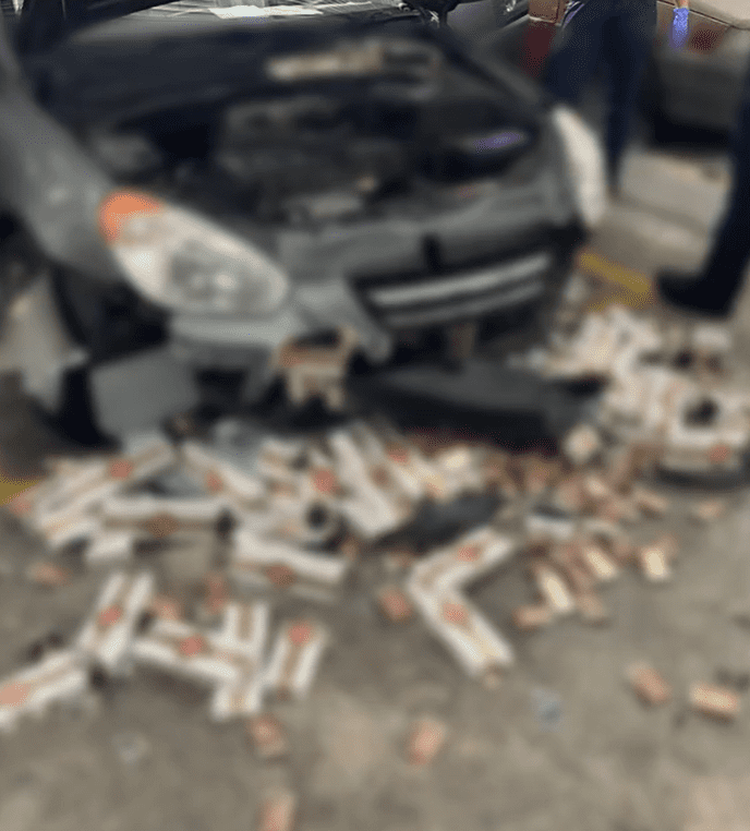 S'porean Immigration Officers Rip Apart M'sian-Registered Car & Discover 2,710 Cigarette Packs