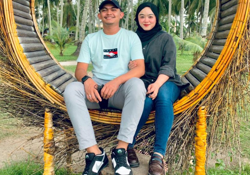 M'sian Woman Treats Old Aunty To A Meal Despite Having Only RM60 With Her