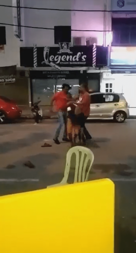 2 Men Beat Restaurant Staff In Sentul For Not Serving Their Order On Time, Arrested By Police