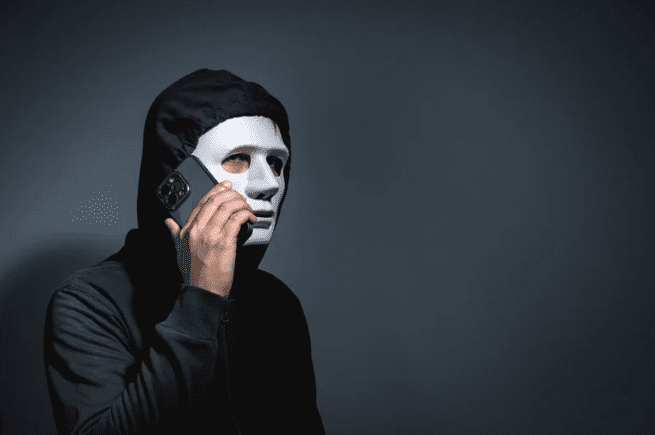 Scammer on the phone