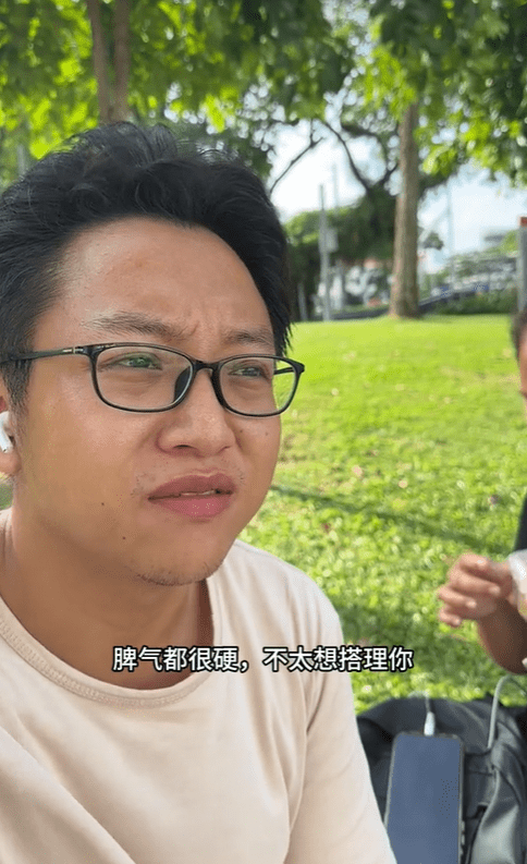 China Tourist Says M'sian Service Staff Are Friendlier Than Those In S'pore