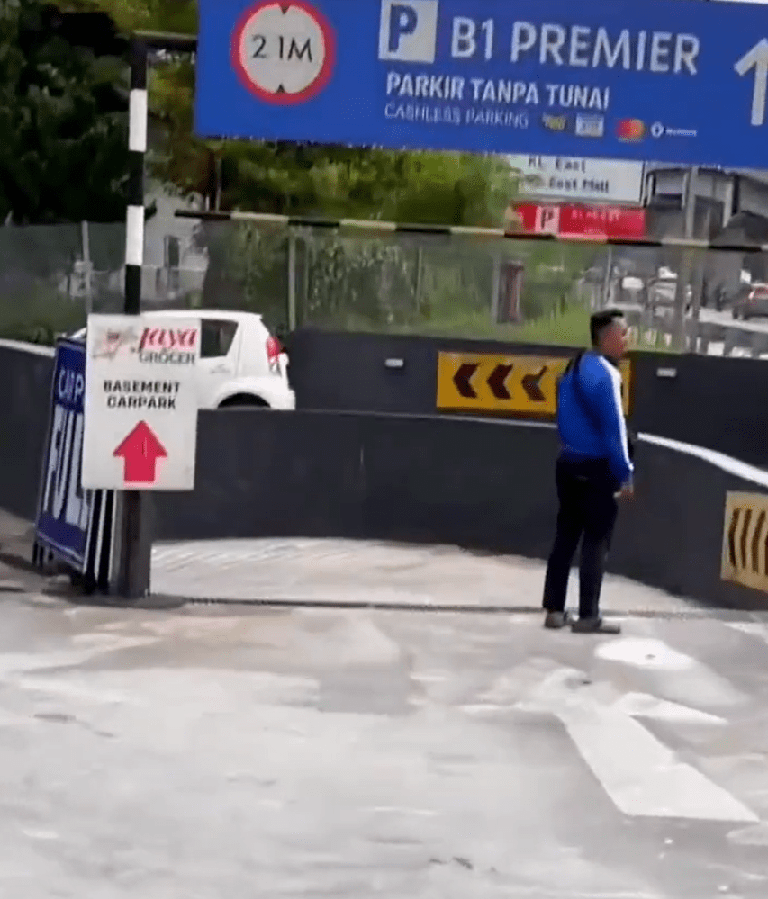 Myvi Gets Stuck In Motorcycle Lane At KL Mall's Parking Entrance, Netizens Confused & Amused