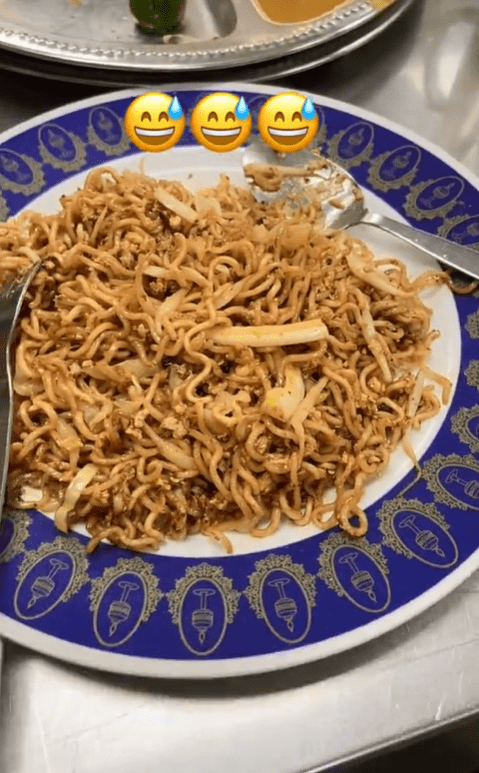 Man gets served maggi goreng instead of Maggi Kari Soup at Puchong mamak