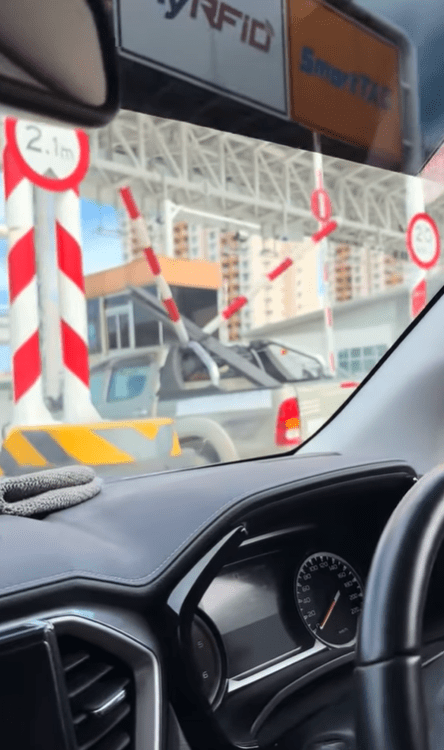 Hilux breaks height barrier into half at RFID toll booth