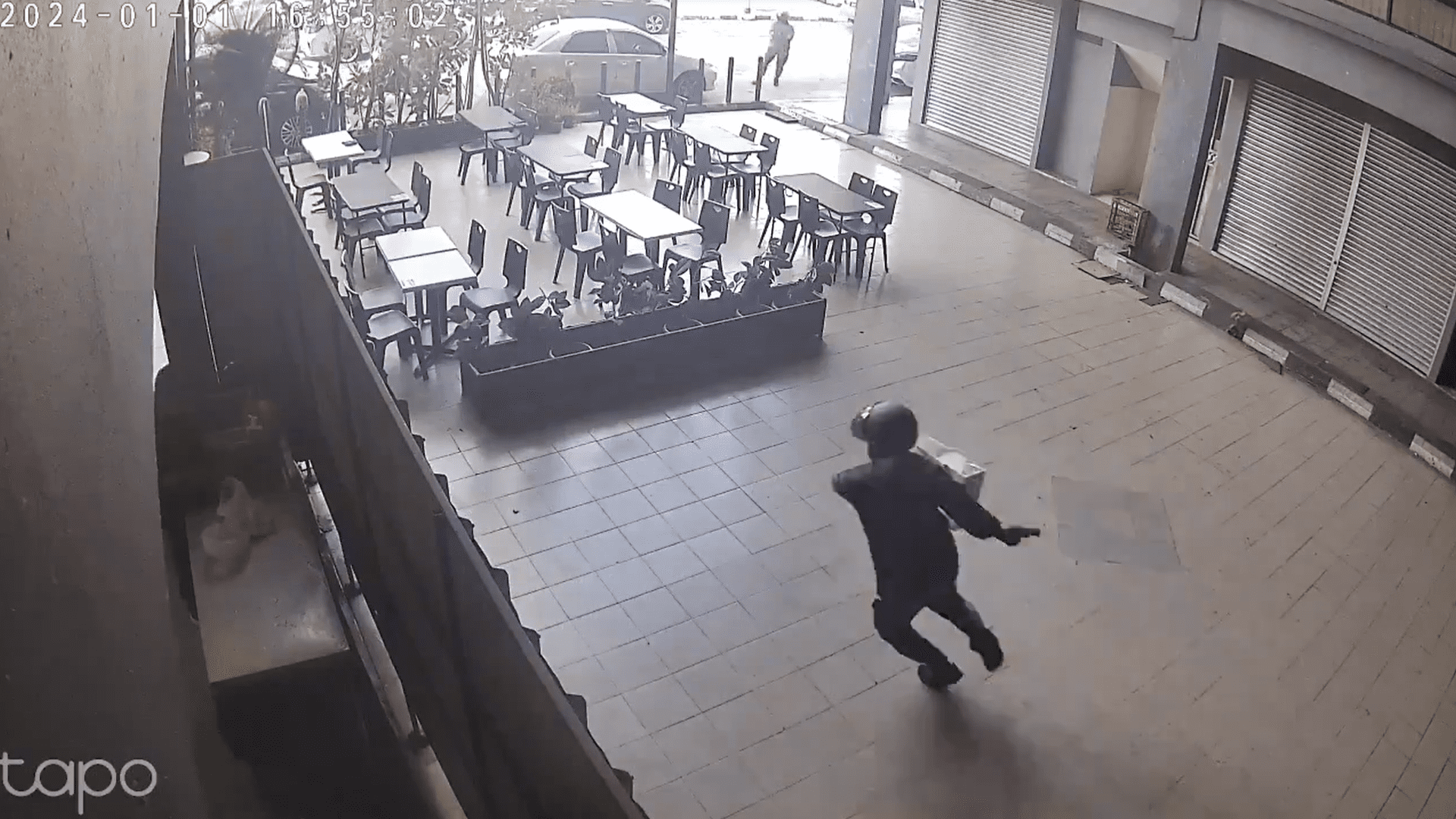 Shooter flees after shooting at victim at a coffeeshop in Sibu