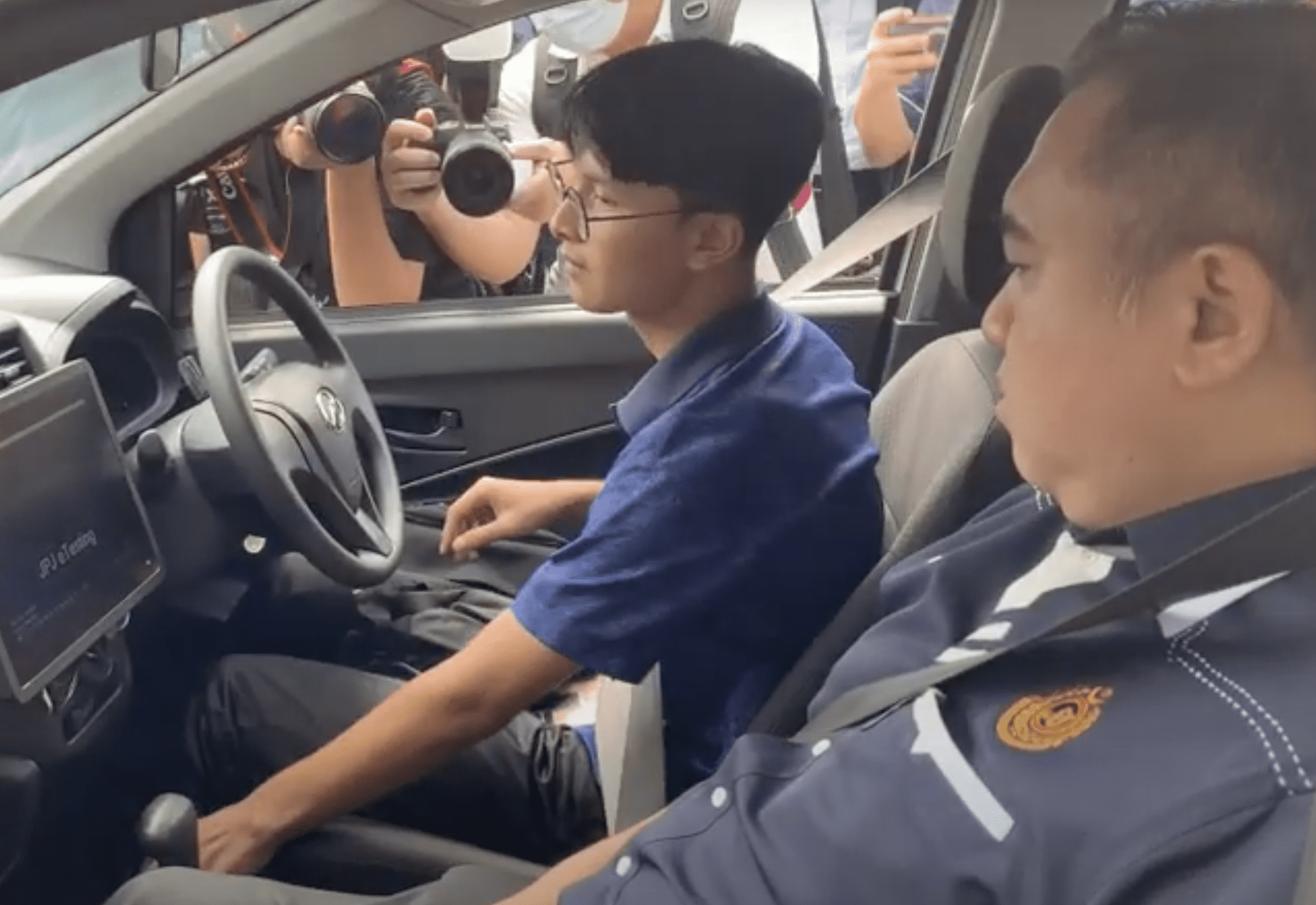 Muhammad Ridzwan Chum Abdullah and Anthony Loke for E testing JPJ