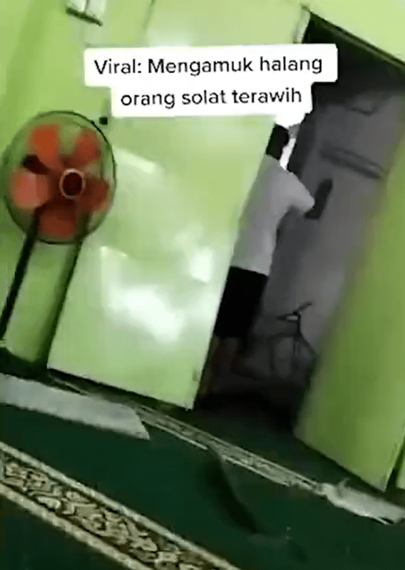 46yo Man Kicks Down Surau Door In Kajang As He Was Angered By The Loudspeaker's Volume