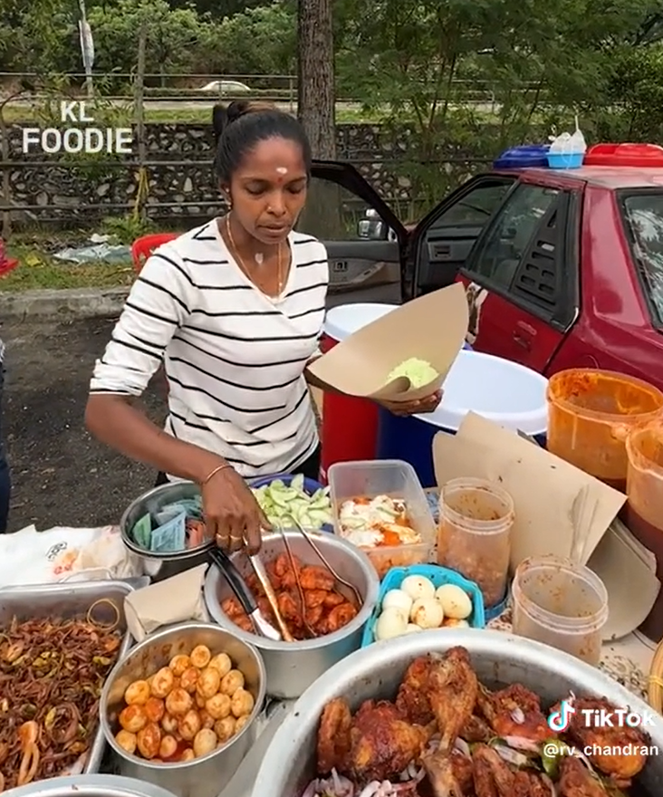 "I'm Not Happy" — Akka Nasi Lemak Vendor Shares How Tough Her Life Is Despite Her Fame