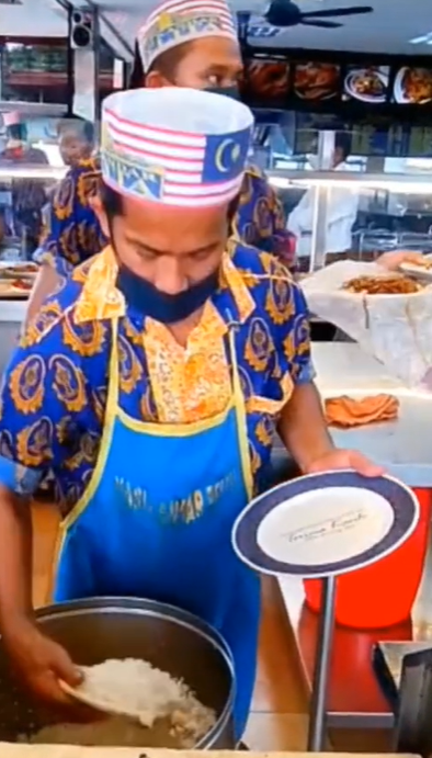 M'sians Amused By RM5,500 Versace Shirt That Resembles Nasi Kandar Pelita’s Uniform 