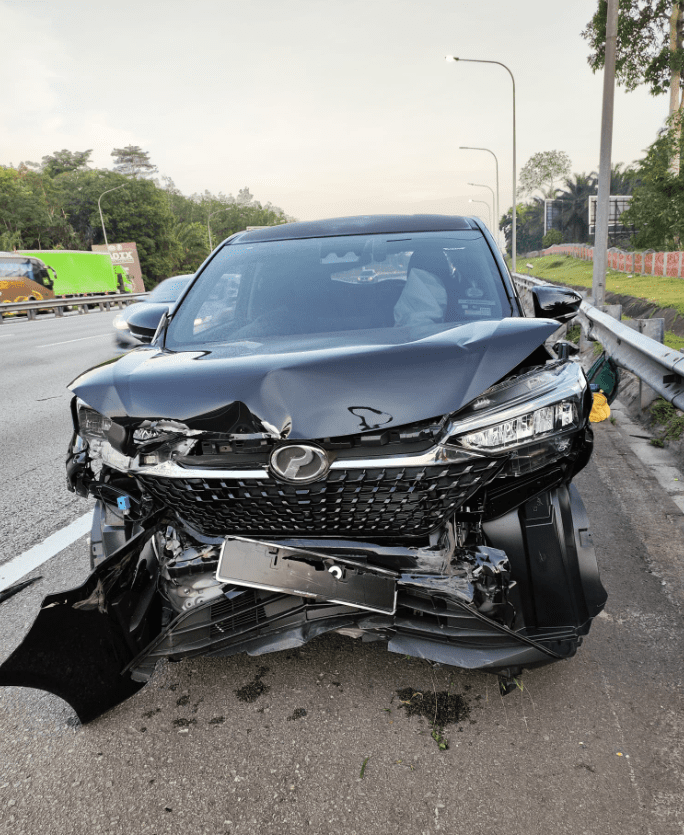 M'sian Woman Waits 8 Months For Brand New Perodua Alza, Wrecks It In An Accident 2 Hours After Getting It
